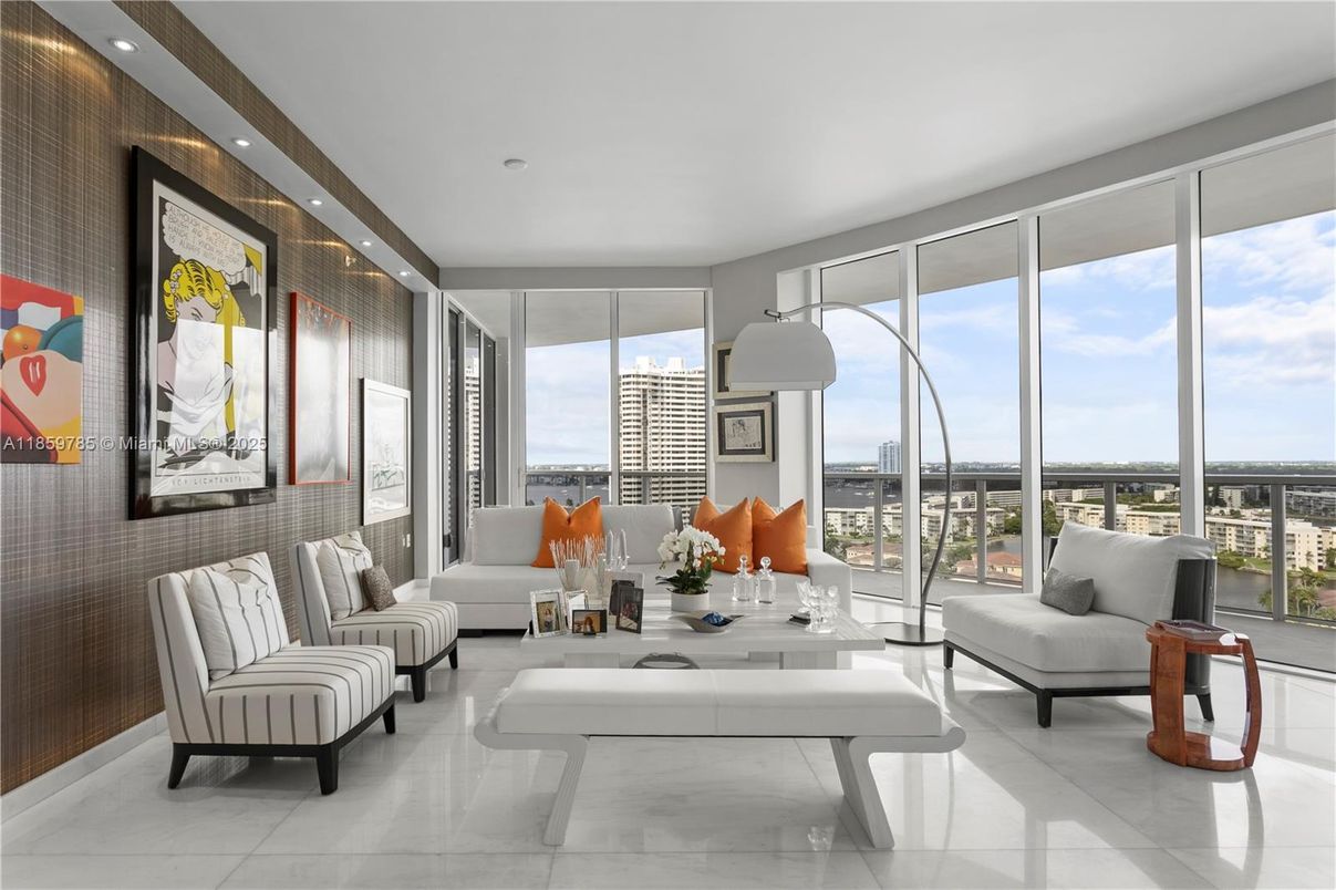 Interior, Living room, Recessed Lighting, Water