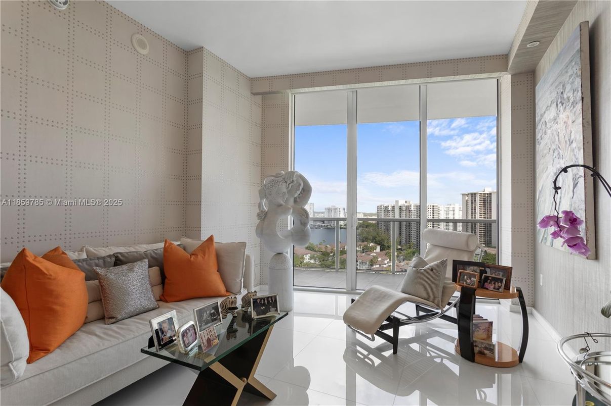 Interior, Living room, Water