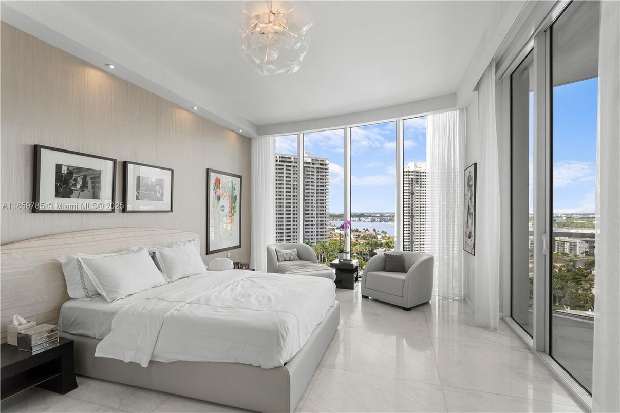 Bedroom, Interior, Recessed Lighting, Water