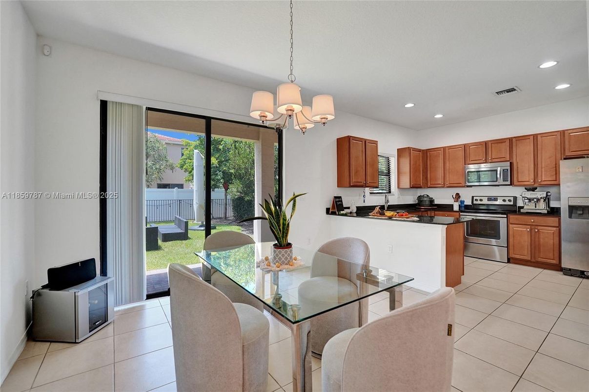 Chandelier, Dining room, Interior, Kitchen, Recessed Lighting, Stainless Steel Appliances