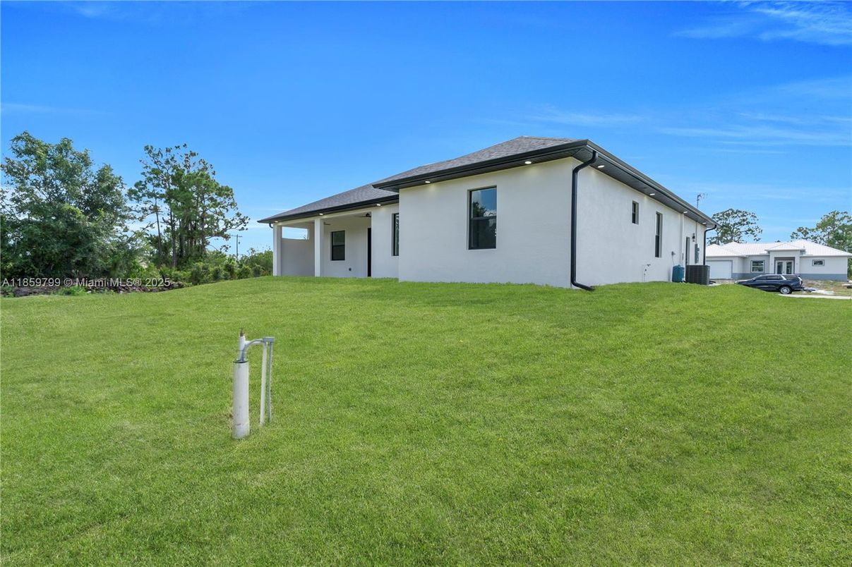 Backyard, Exterior