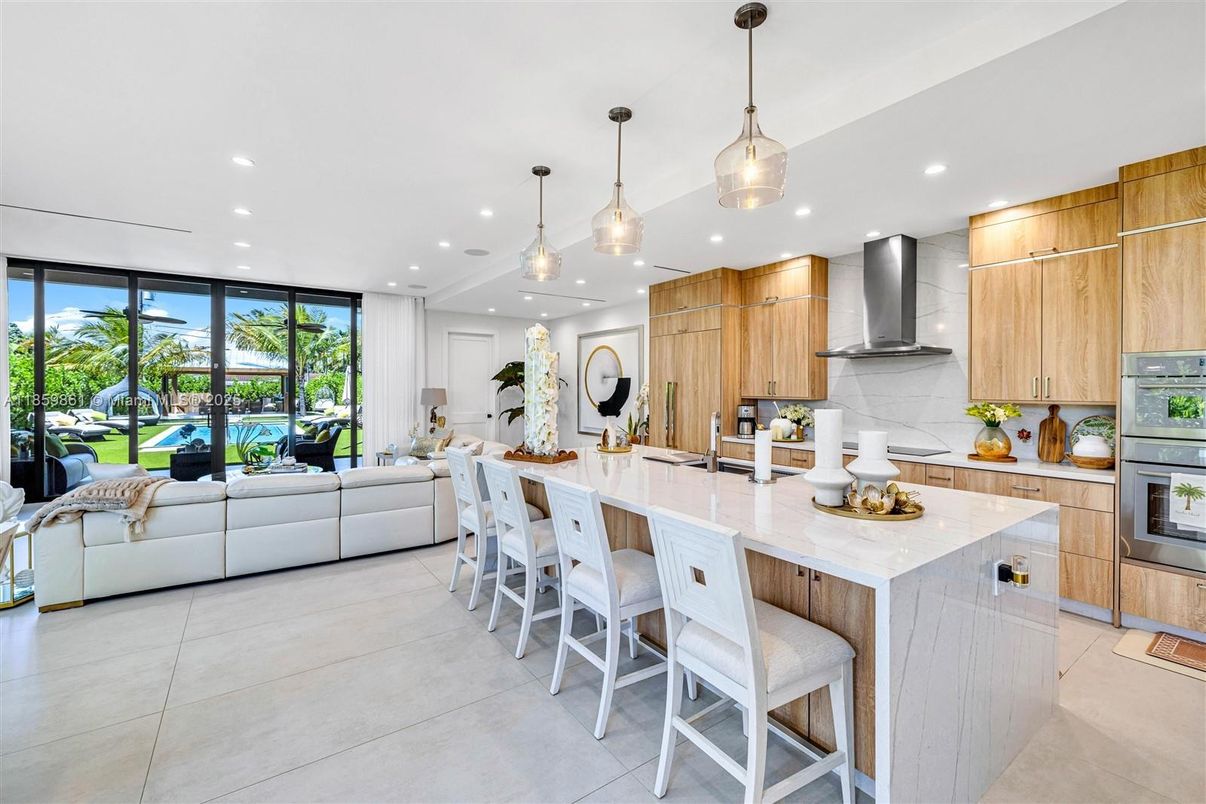 Interior, Kitchen, Living room, Pendant Lights, Recessed Lighting, Stainless Steel Appliances