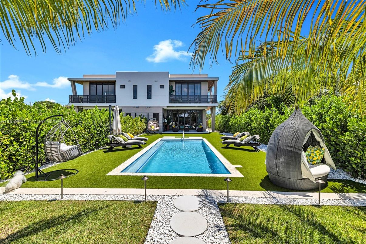 Backyard, Exterior, Pool