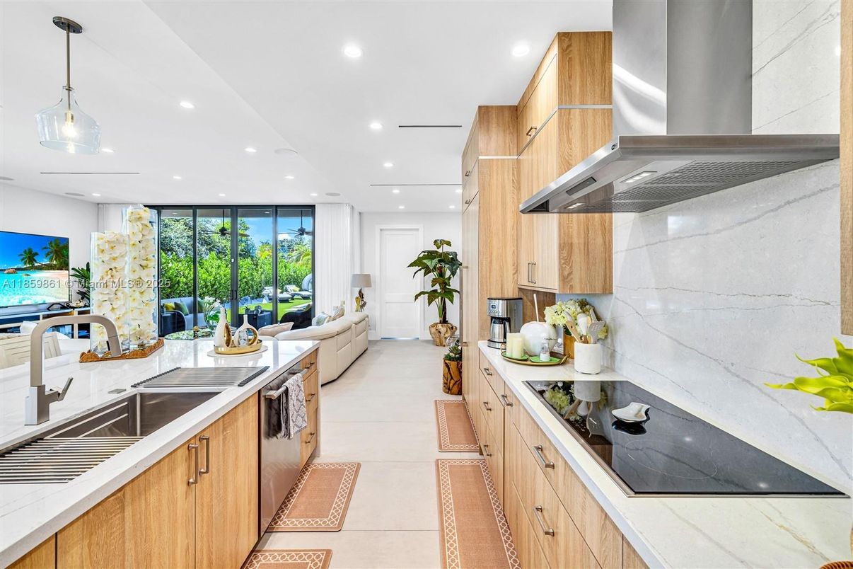 Interior, Kitchen, Pendant Lights, Recessed Lighting, Stainless Steel Appliances