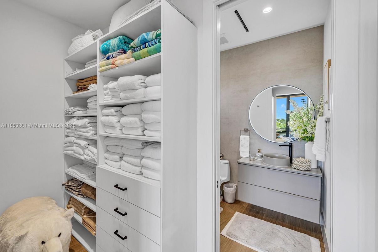 Bathroom, Interior, Recessed Lighting, Walk-in Closets, Wood Texture Flooring