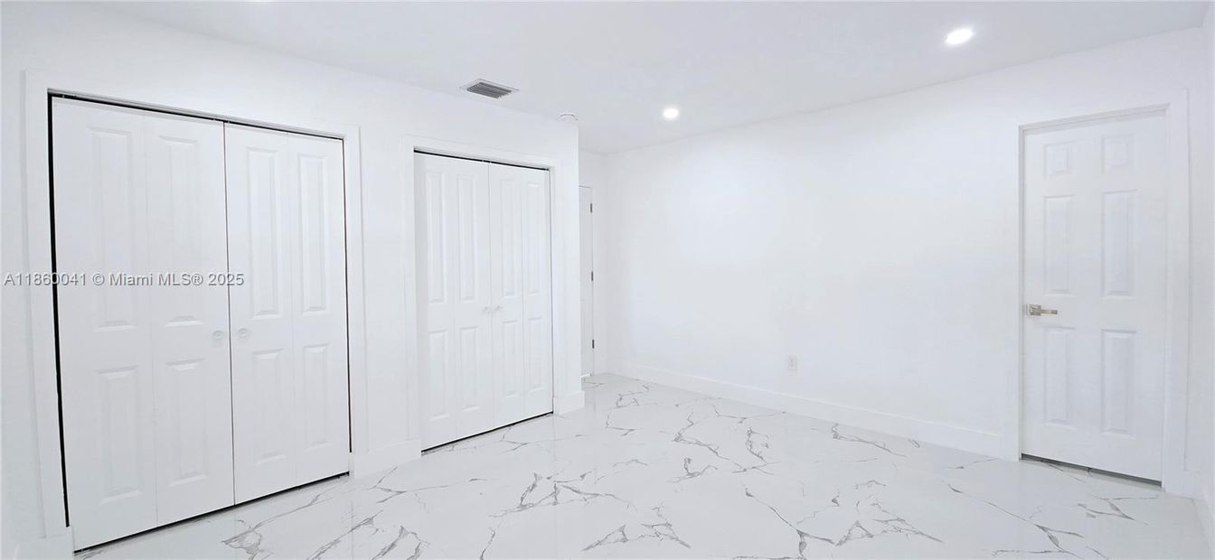 Empty room, Interior, Marble, Recessed Lighting