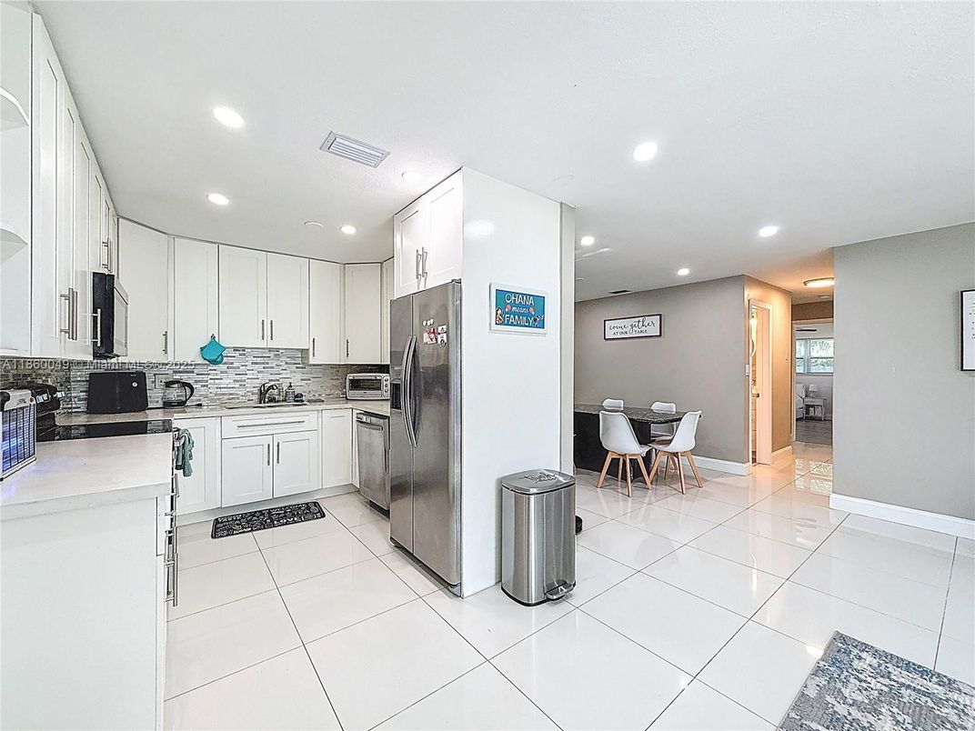 Dining room, Interior, Kitchen, Recessed Lighting