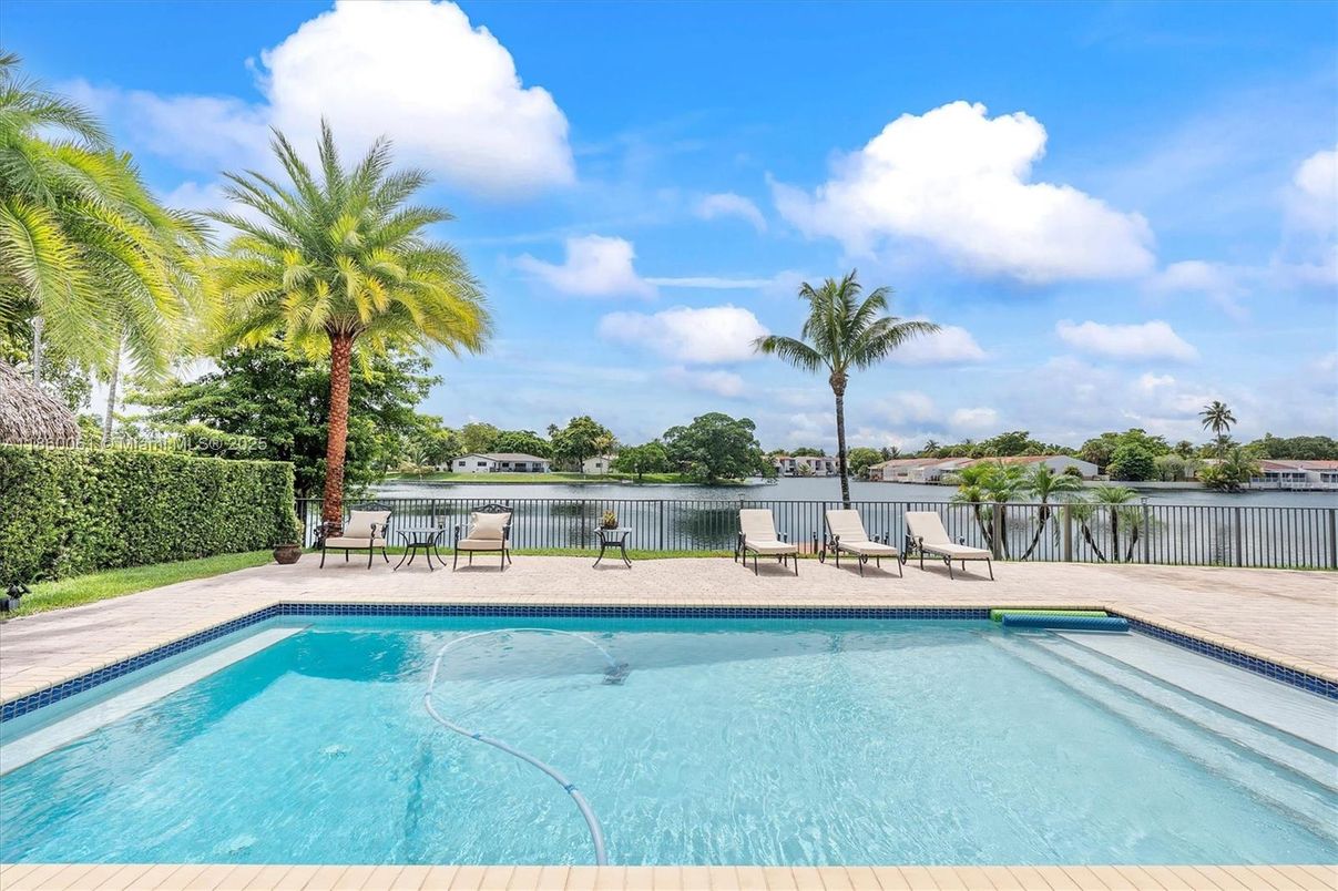 Exterior, Pool, Water