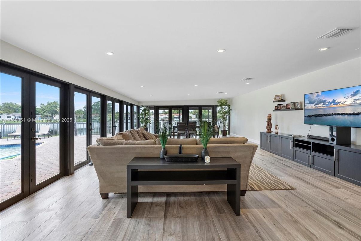 Interior, Living room, Recessed Lighting, Wood Texture Flooring