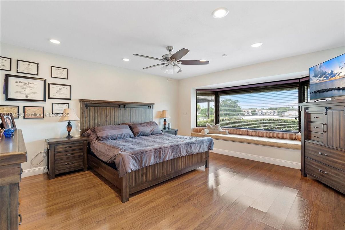 Bedroom, Interior, Recessed Lighting, Wood Texture Flooring