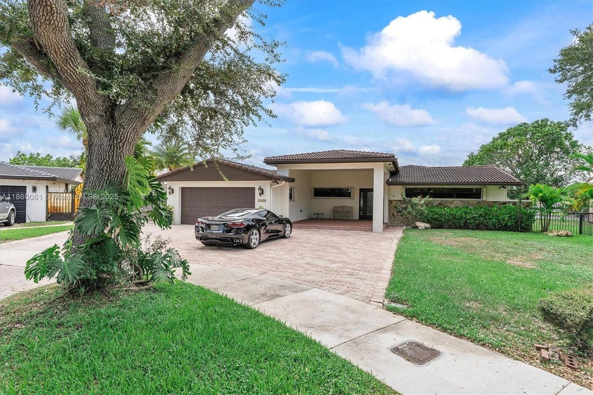 Backyard, Detached Garage, Exterior