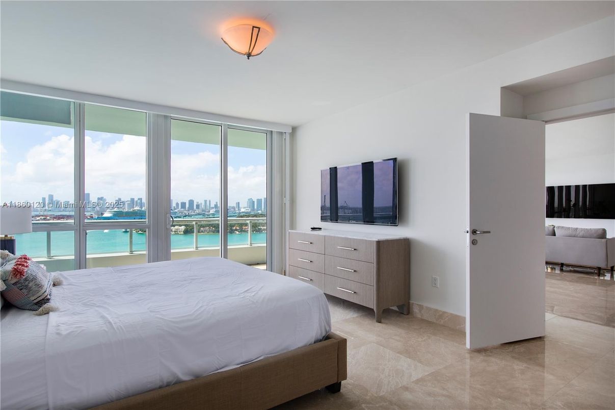 Bedroom, Interior, Water