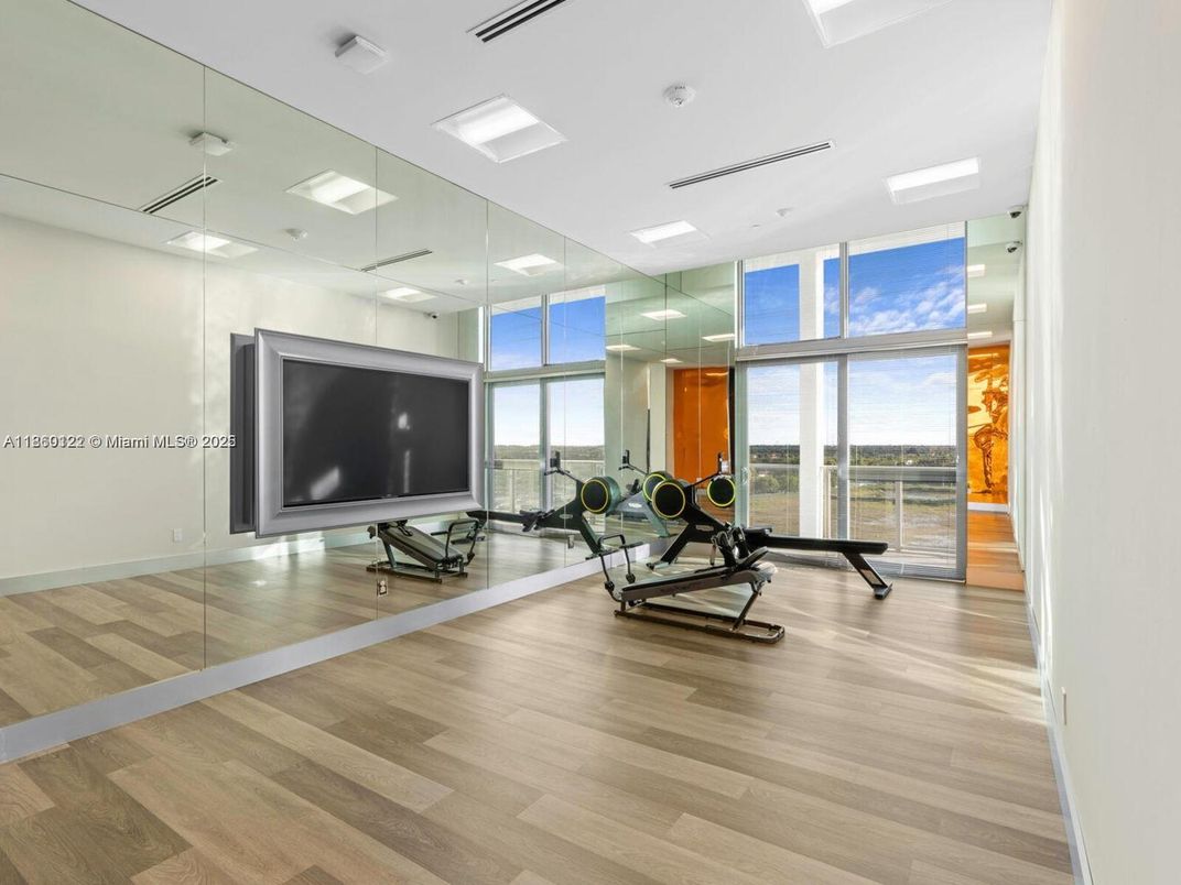 Fitness Equipment, Interior, Recessed Lighting, Wood Texture Flooring