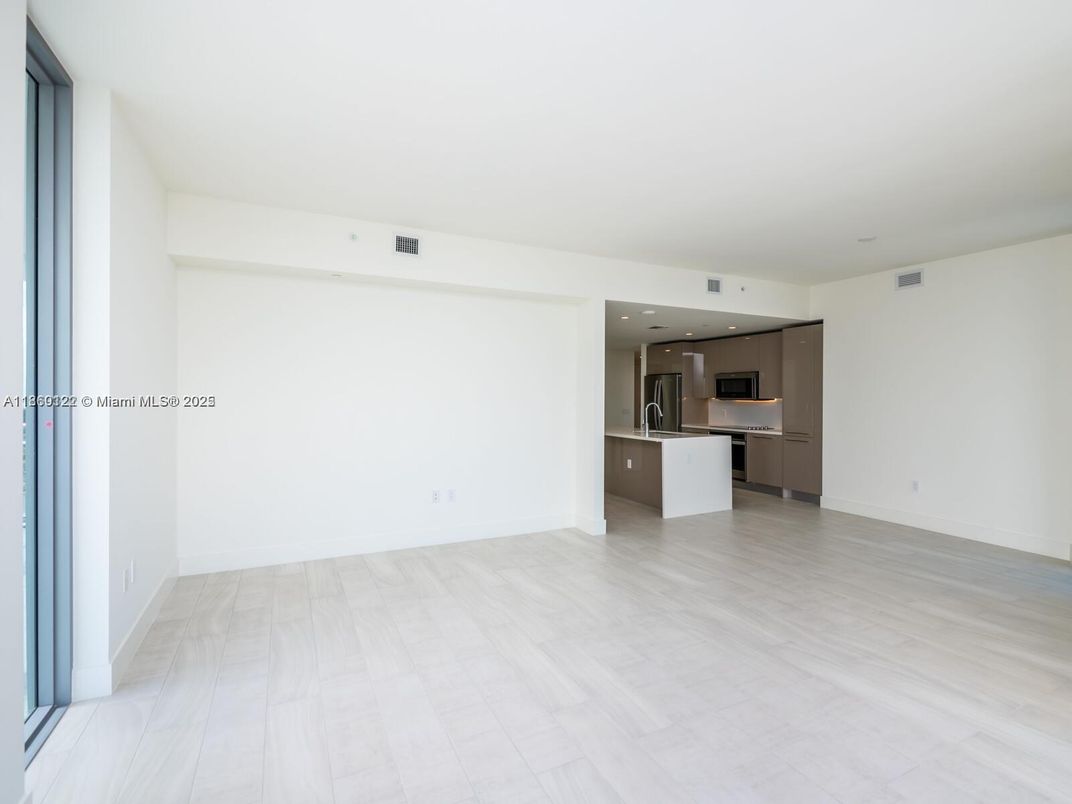 Empty room, Interior, Kitchen, Recessed Lighting