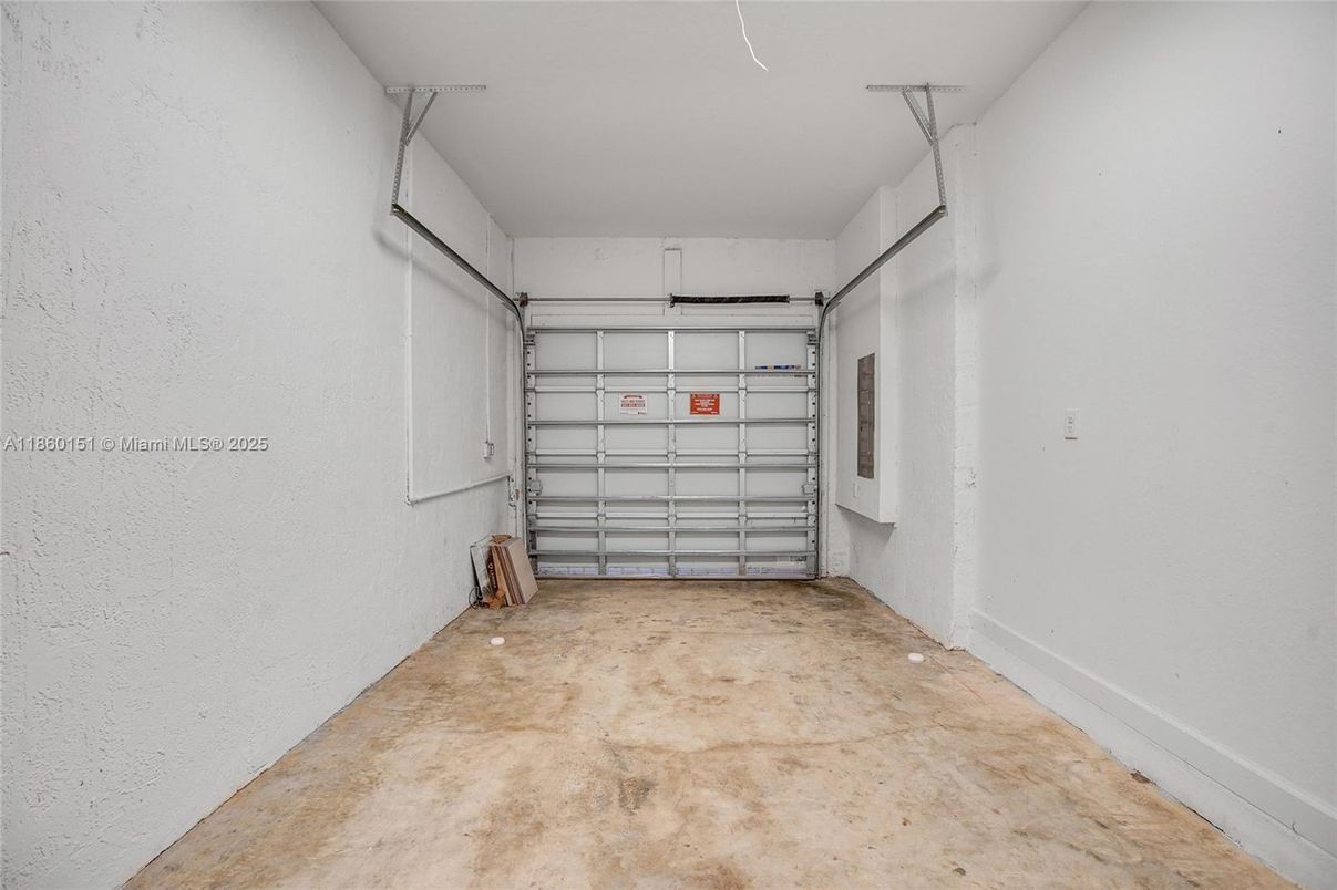 Garage, Interior