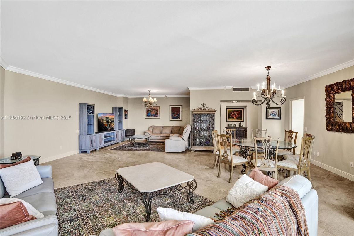 Chandelier, Dining room, Interior, Living room