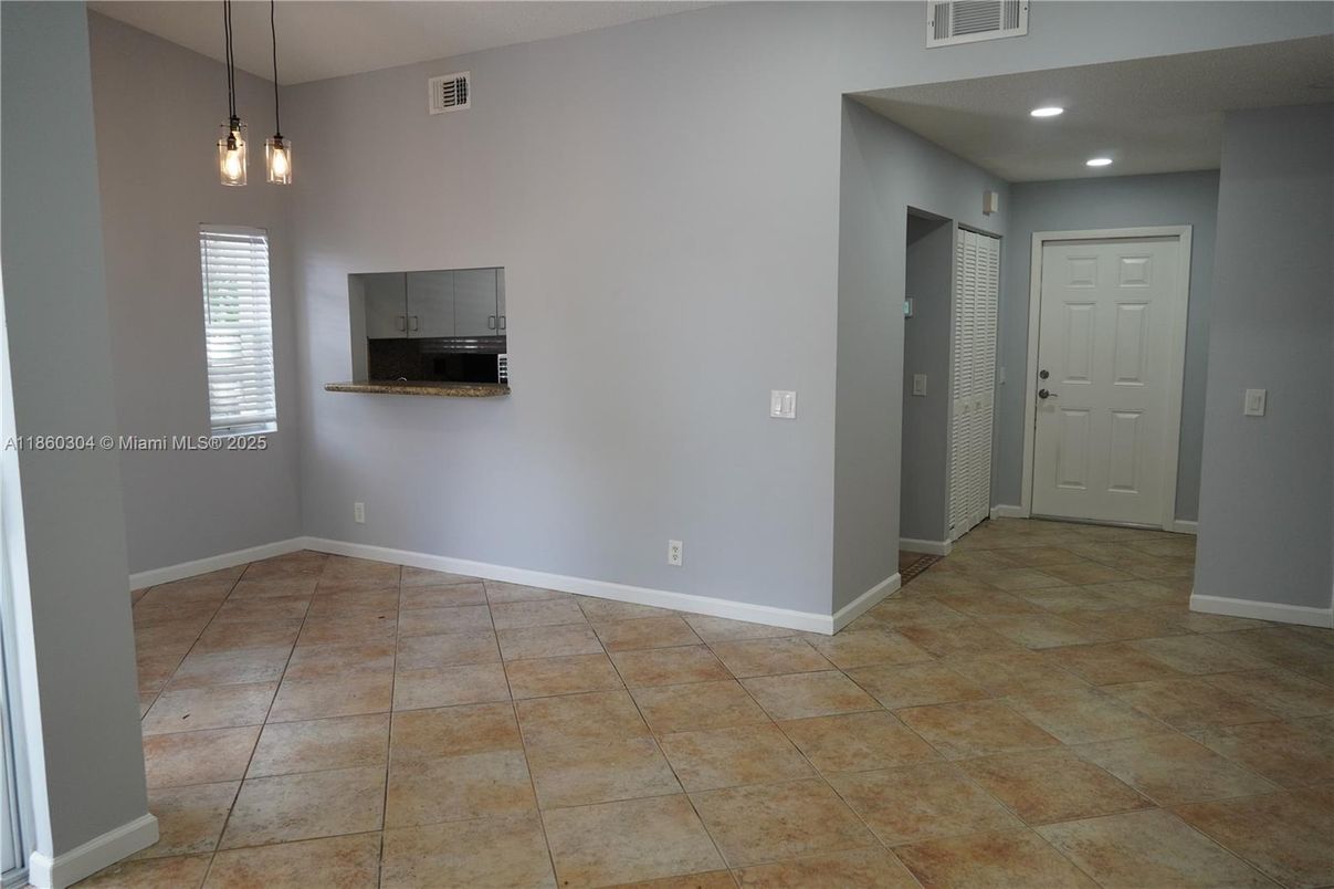 Empty room, Interior, Pendant Lights, Recessed Lighting