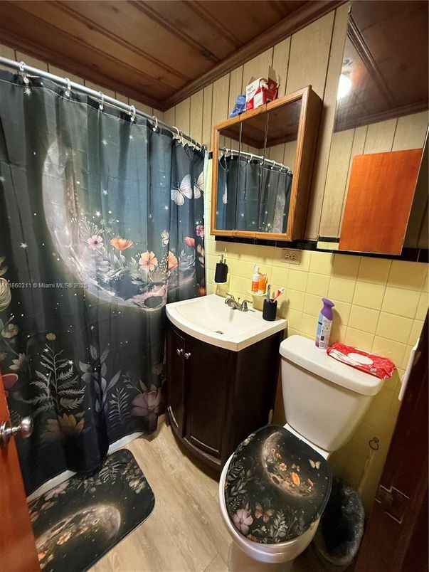 Bathroom, Interior, Wood Texture Flooring