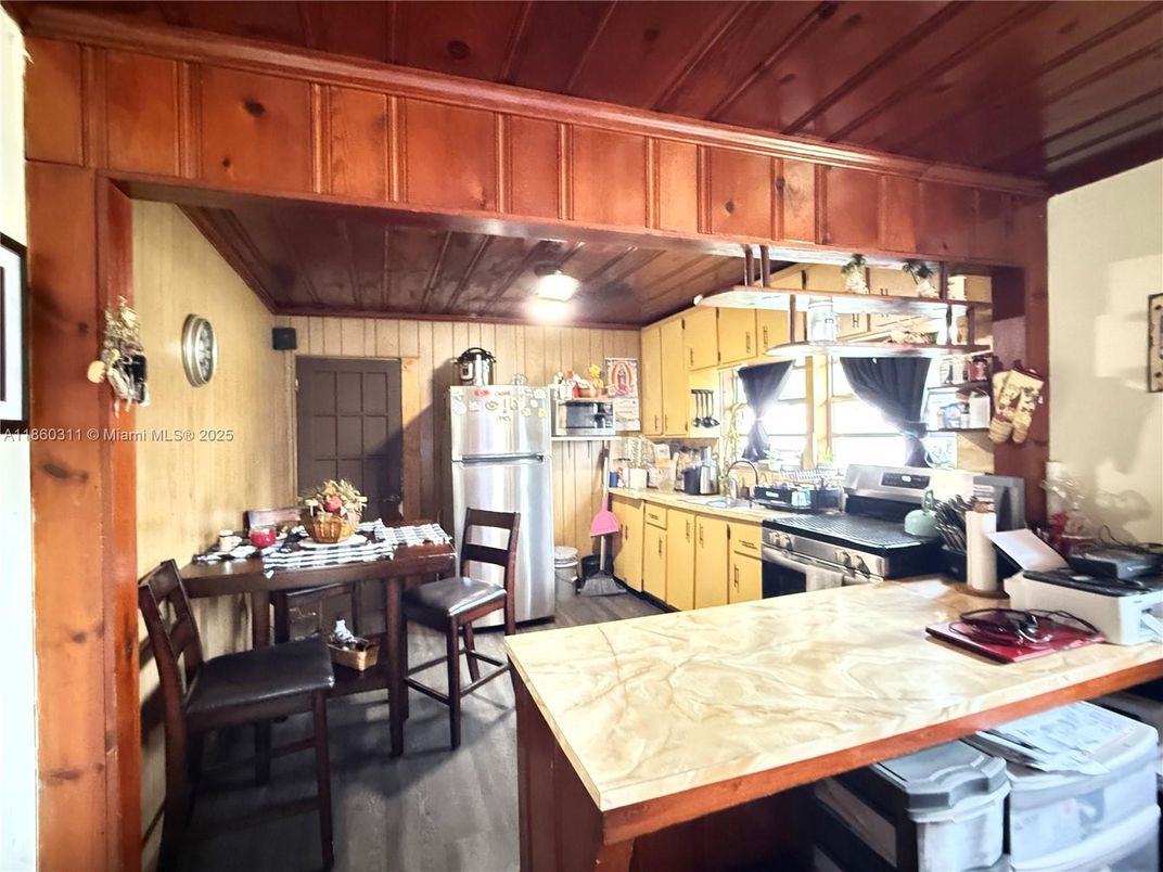 Dining room, Interior, Kitchen, Stainless Steel Appliances, Wooden Ceilings, Wood Texture Flooring