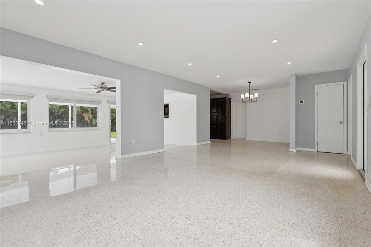 Chandelier, Empty room, Interior, Recessed Lighting