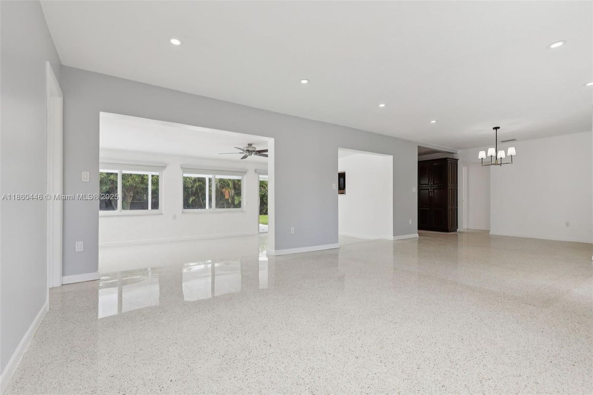 Chandelier, Empty room, Interior, Pendant Lights, Recessed Lighting