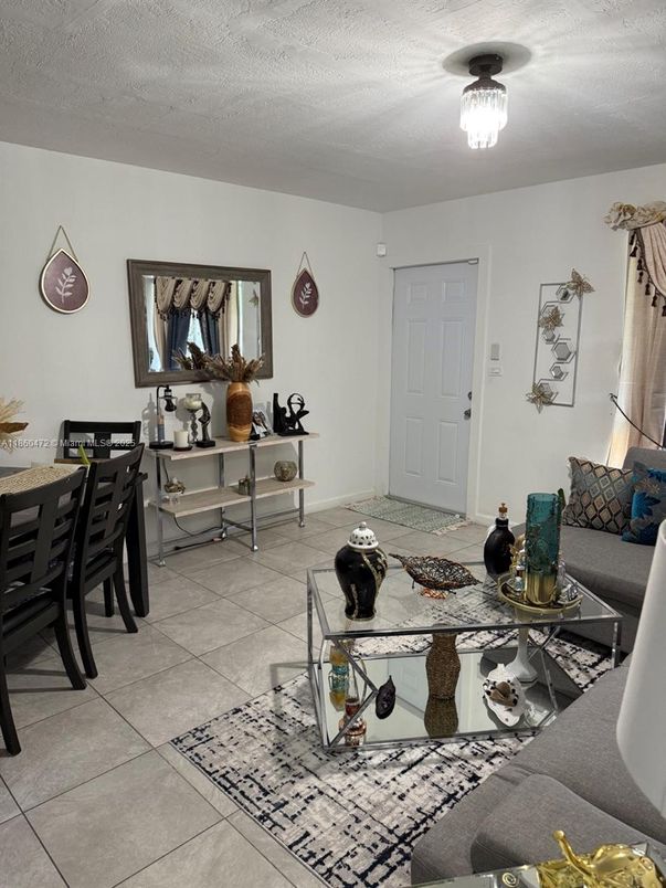 Dining room, Interior
