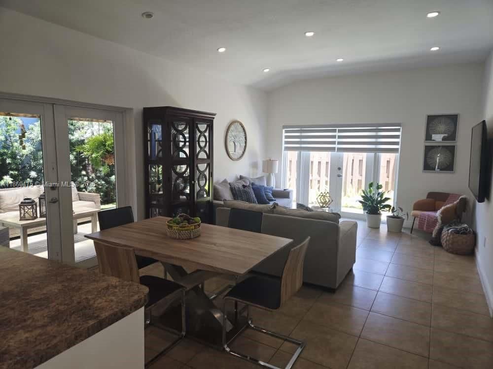 Dining room, Interior, Living room, Recessed Lighting