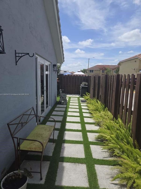 Backyard, Exterior