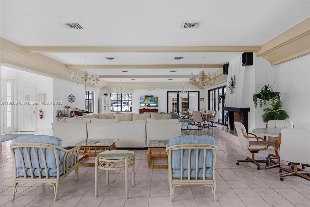 Chandelier, Dining room, Interior, Living room, Recessed Lighting