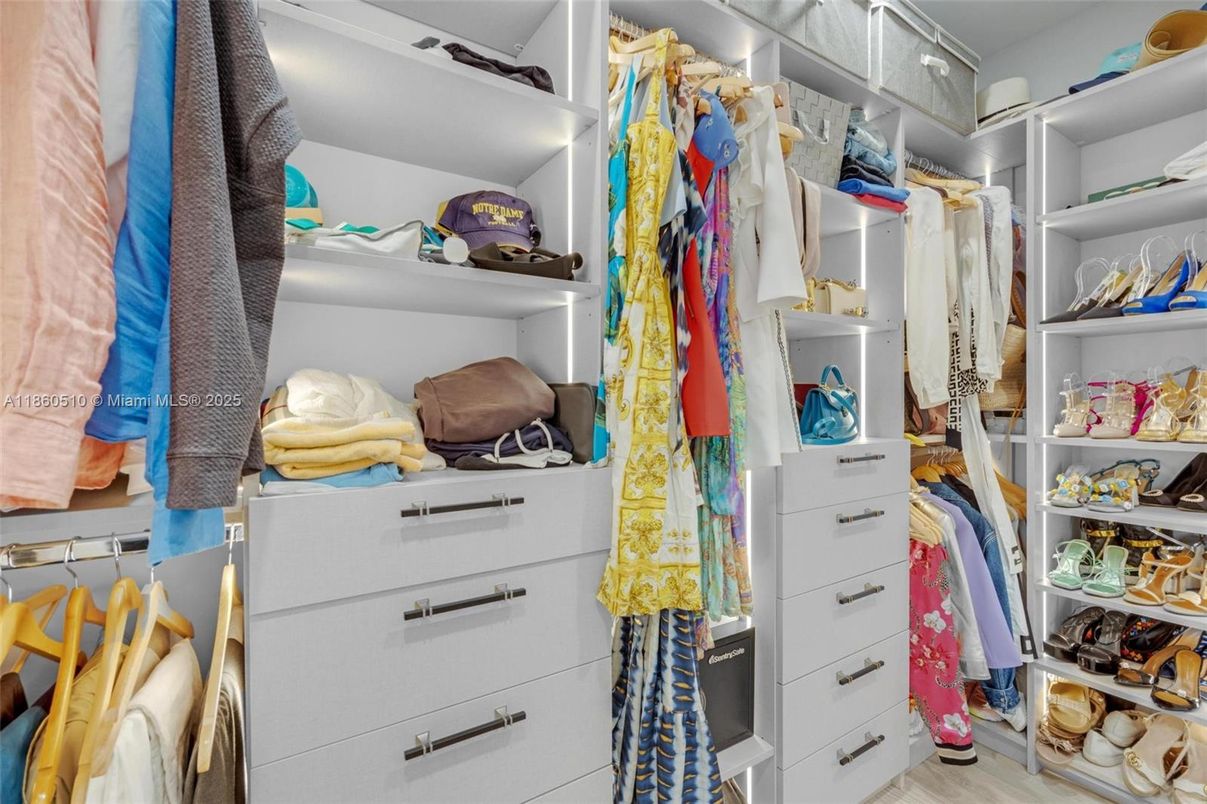 Interior, Walk-in Closets