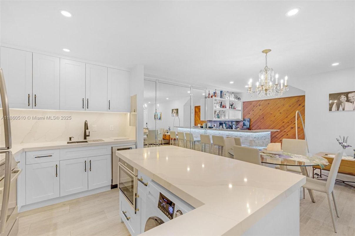 Chandelier, Dining room, Interior, Kitchen, Recessed Lighting, Wood Texture Flooring