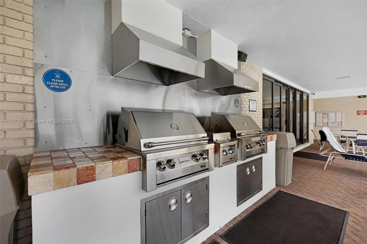 Exterior, Outdoor Kitchen