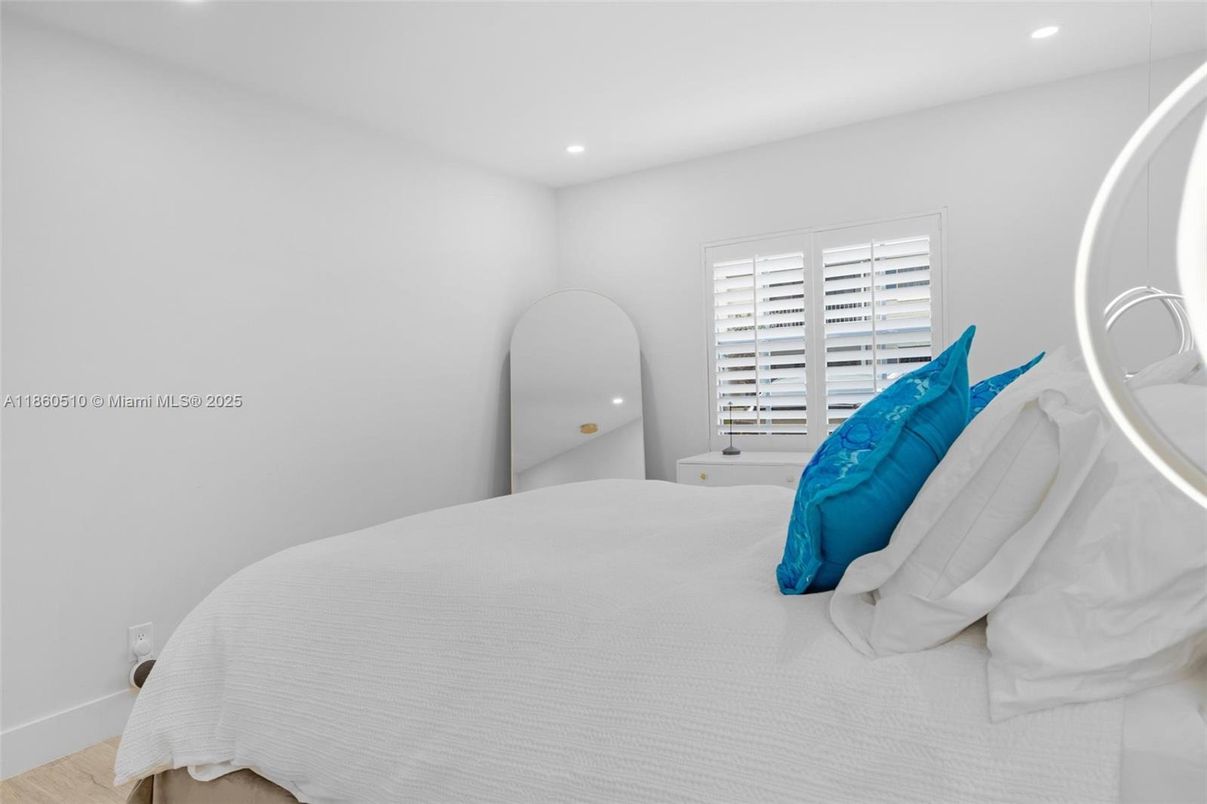 Bedroom, Interior, Recessed Lighting