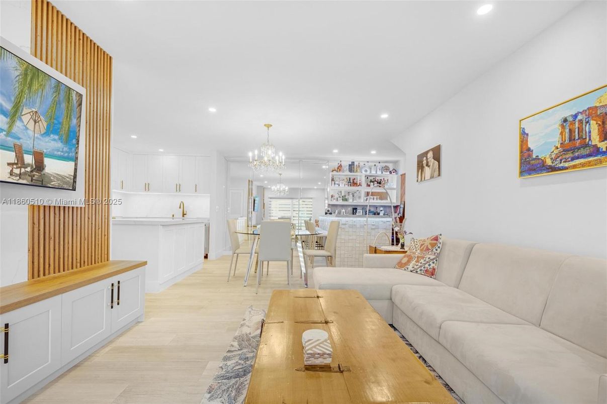 Chandelier, Dining room, Interior, Kitchen, Living room, Recessed Lighting, Wood Texture Flooring