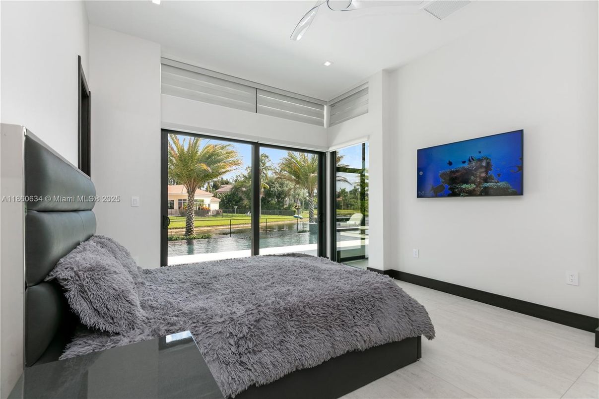 Bedroom, Interior, Recessed Lighting, Water