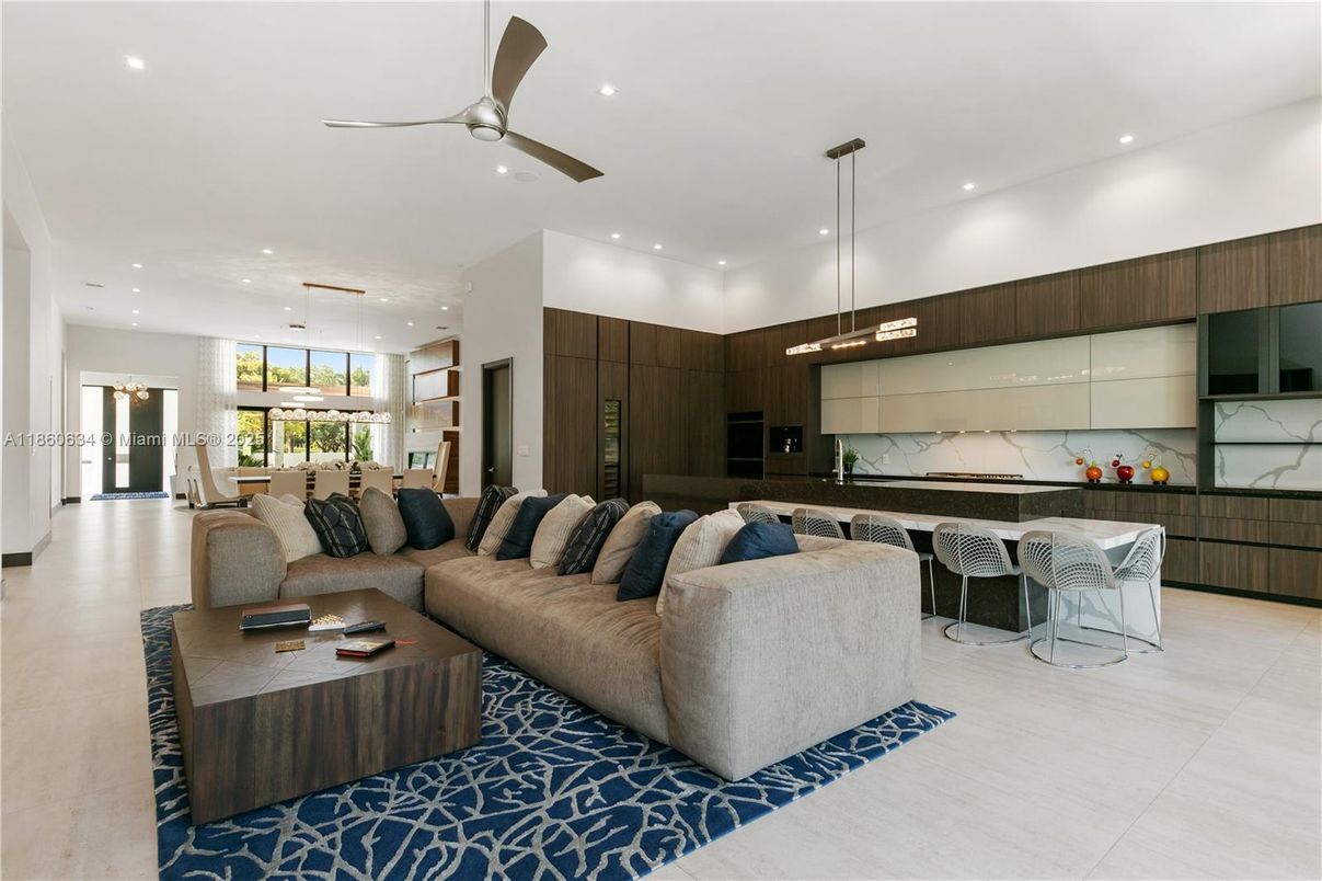 Interior, Kitchen, Living room, Marble Walls, Pendant Lights, Recessed Lighting
