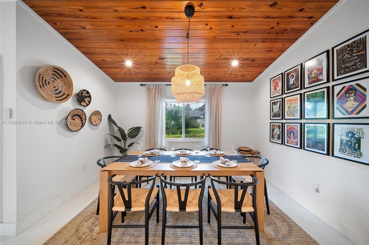 Dining room, Interior, Pendant Lights, Recessed Lighting, Wooden Ceilings