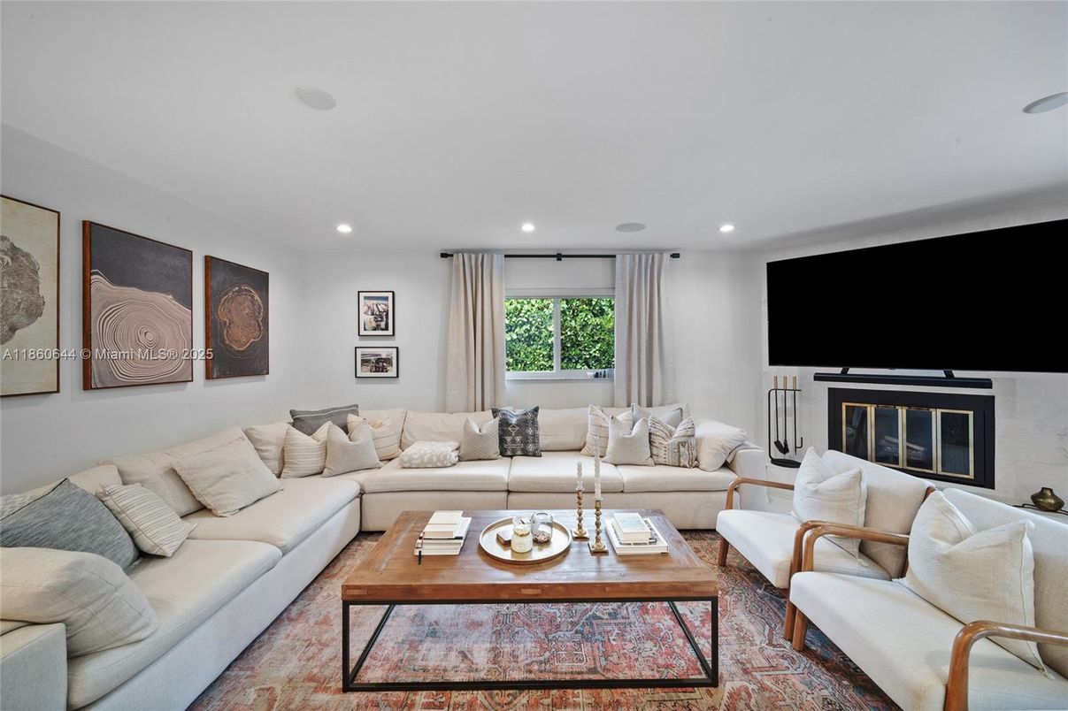 Fireplace, Interior, Living room, Recessed Lighting