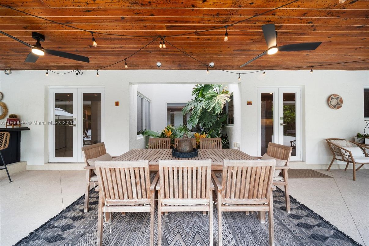 Dining room, Exterior, Wooden Ceilings