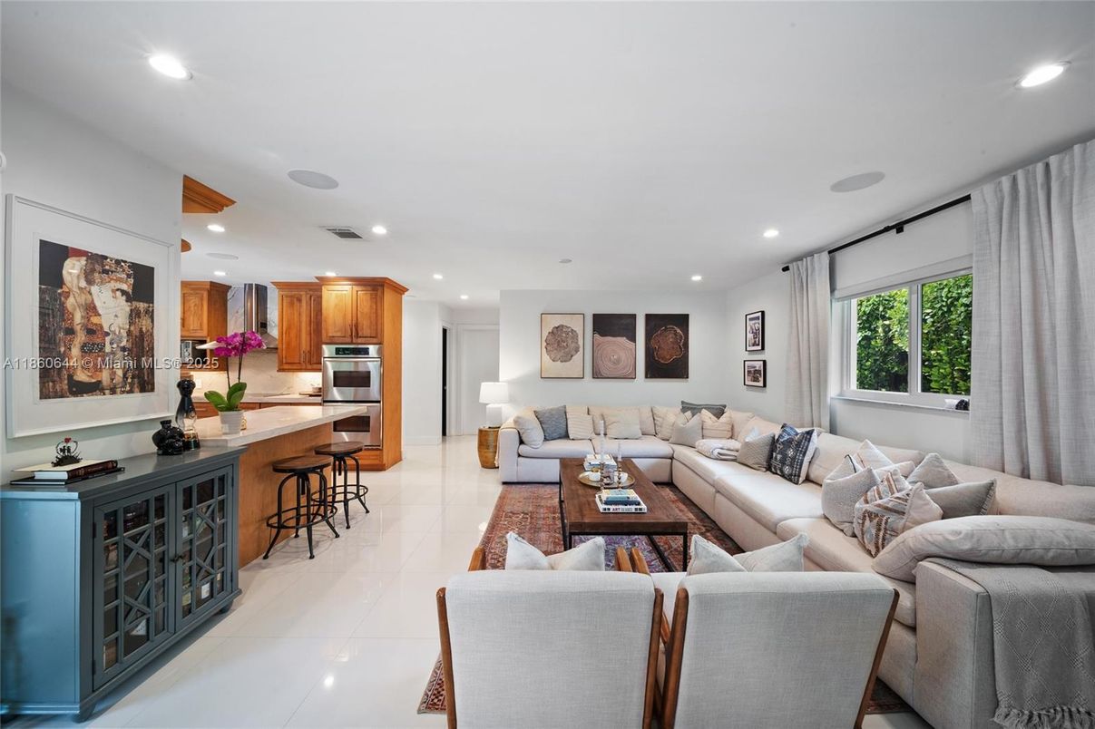 Interior, Kitchen, Living room, Recessed Lighting, Stainless Steel Appliances