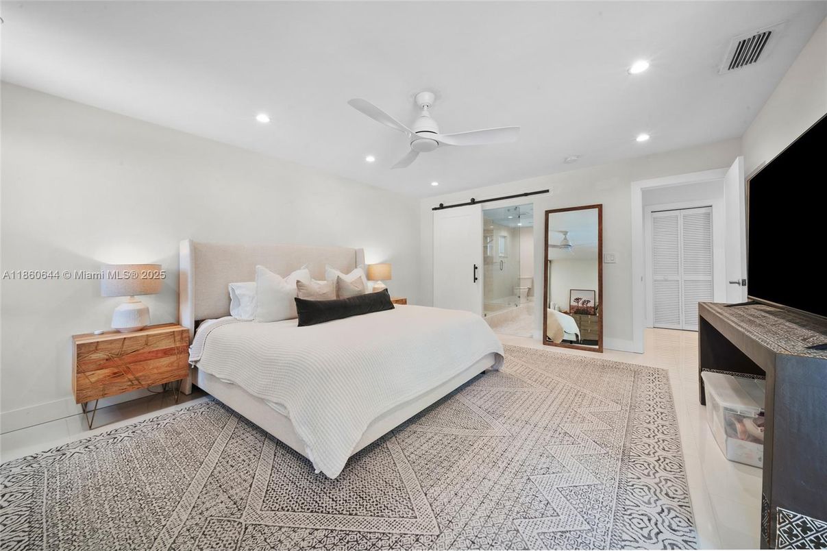 Bedroom, Interior, Recessed Lighting