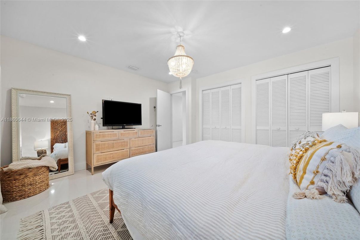 Bedroom, Chandelier, Interior, Recessed Lighting