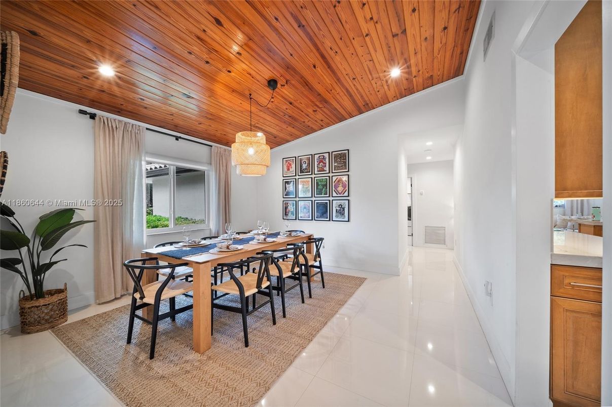Dining room, Interior, Pendant Lights, Recessed Lighting, Wooden Ceilings