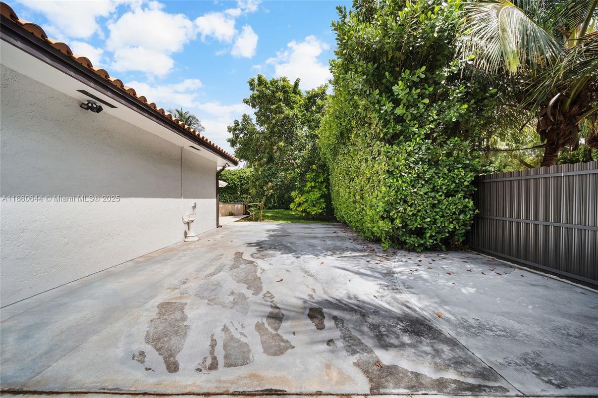 Backyard, Exterior