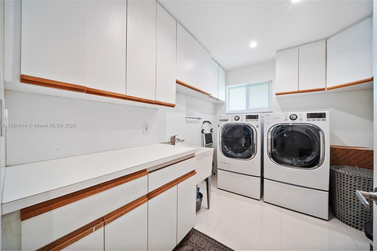 Interior, Recessed Lighting, Washer