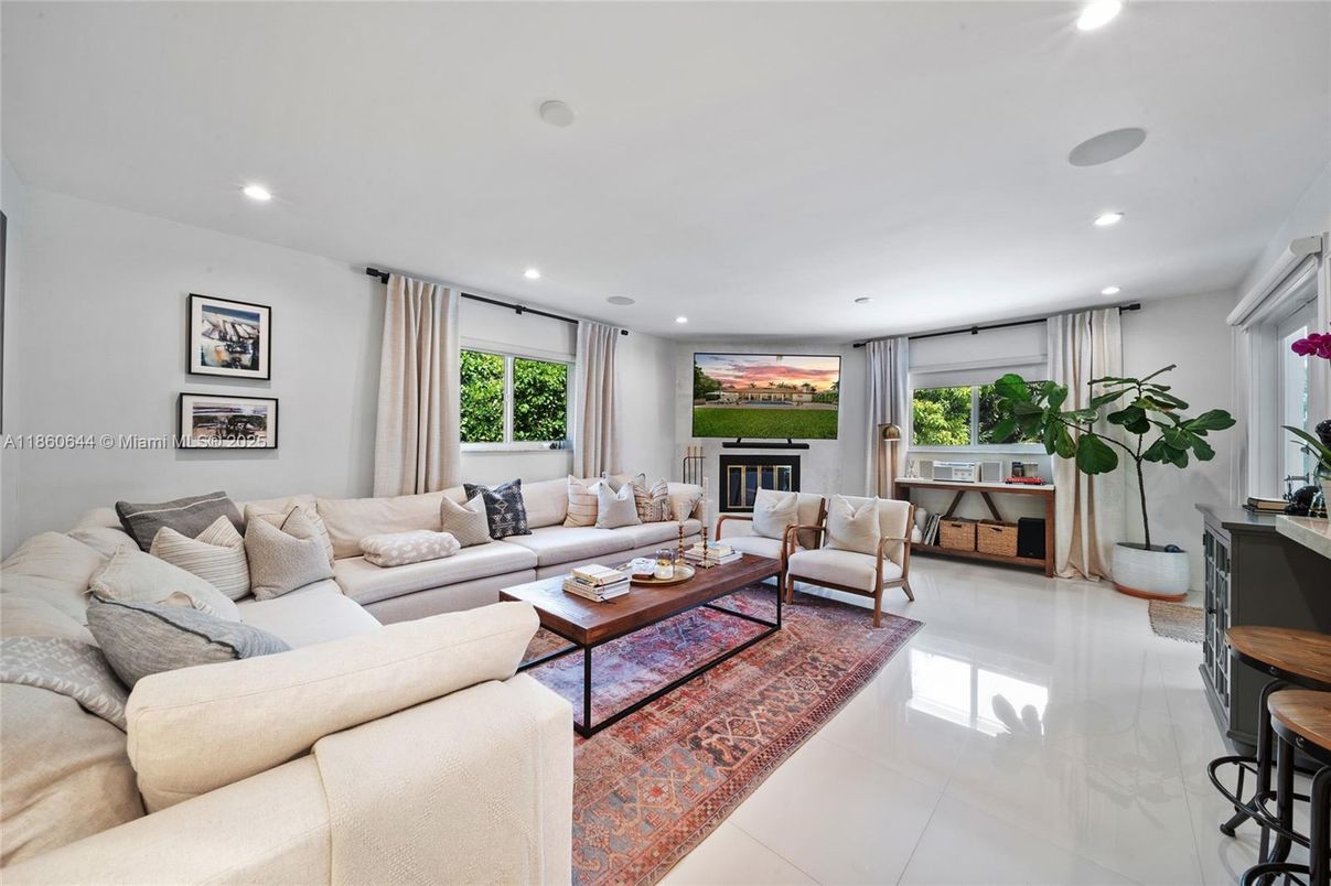 Fireplace, Interior, Living room, Recessed Lighting