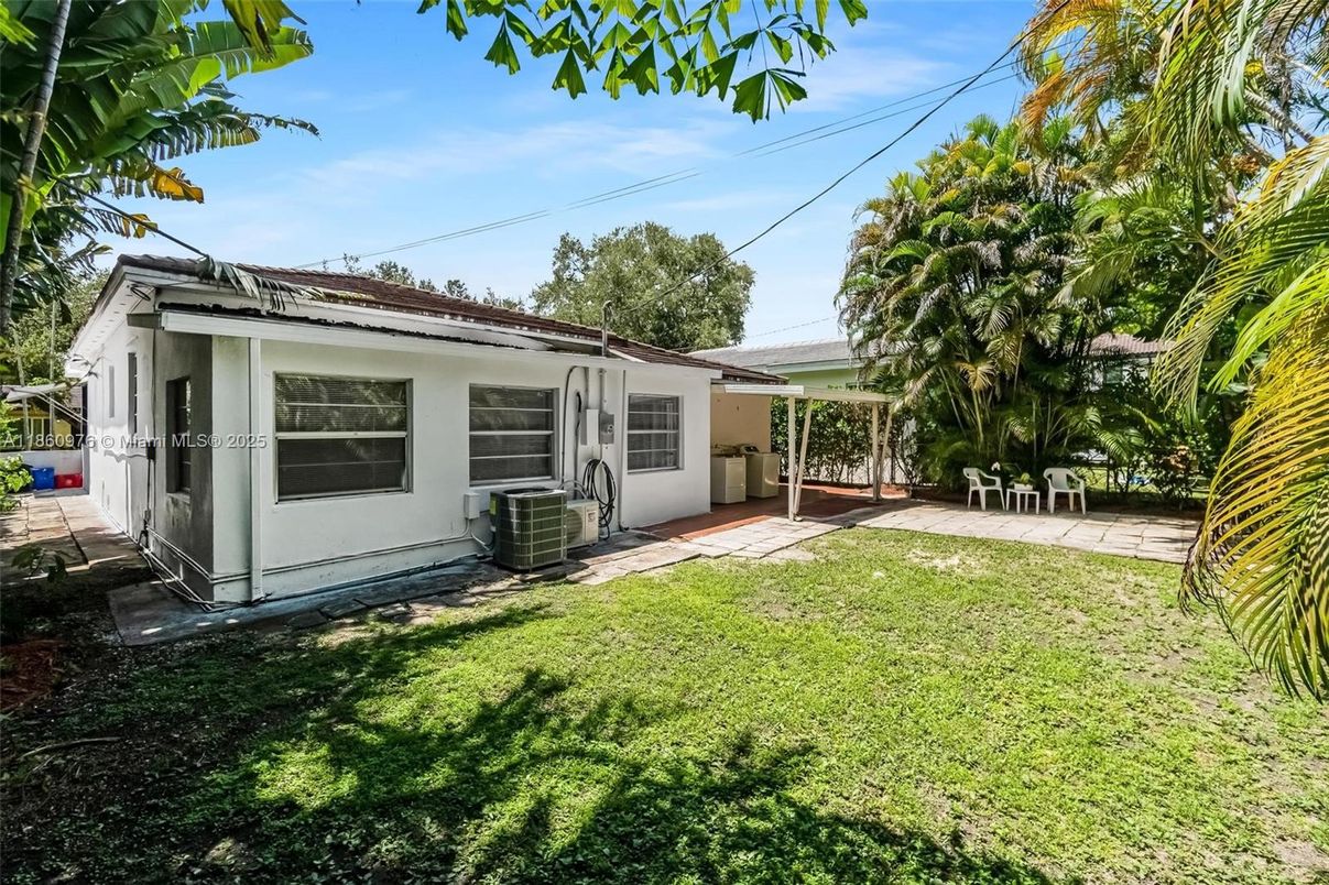 Backyard, Exterior