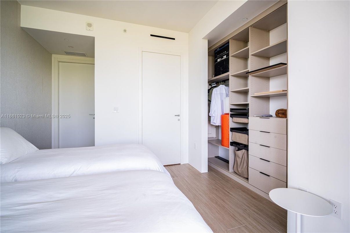 Bedroom, Interior, Walk-in Closets, Wood Texture Flooring