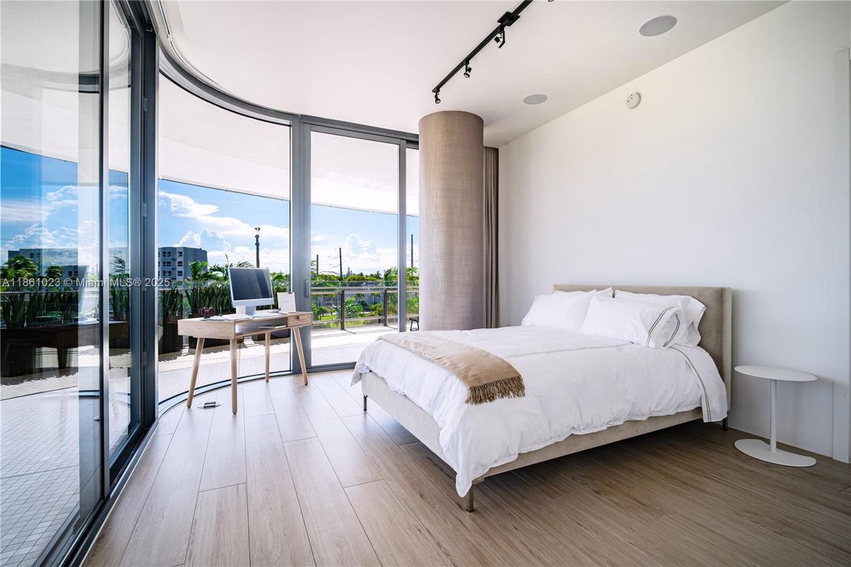 Bedroom, Home Office, Interior, Wood Texture Flooring