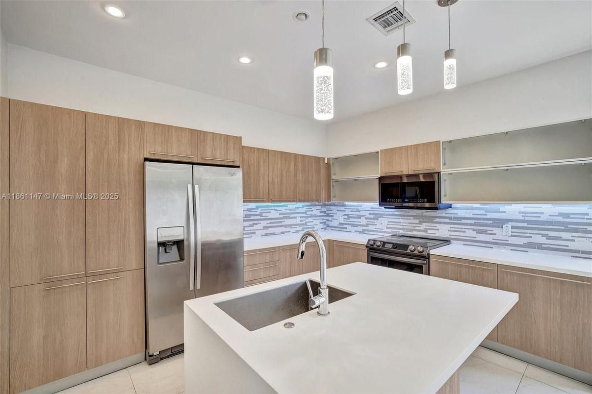 Interior, Kitchen, Pendant Lights, Recessed Lighting, Stainless Steel Appliances